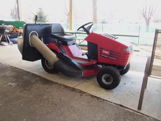 Toro ride on 2024 mower with catcher