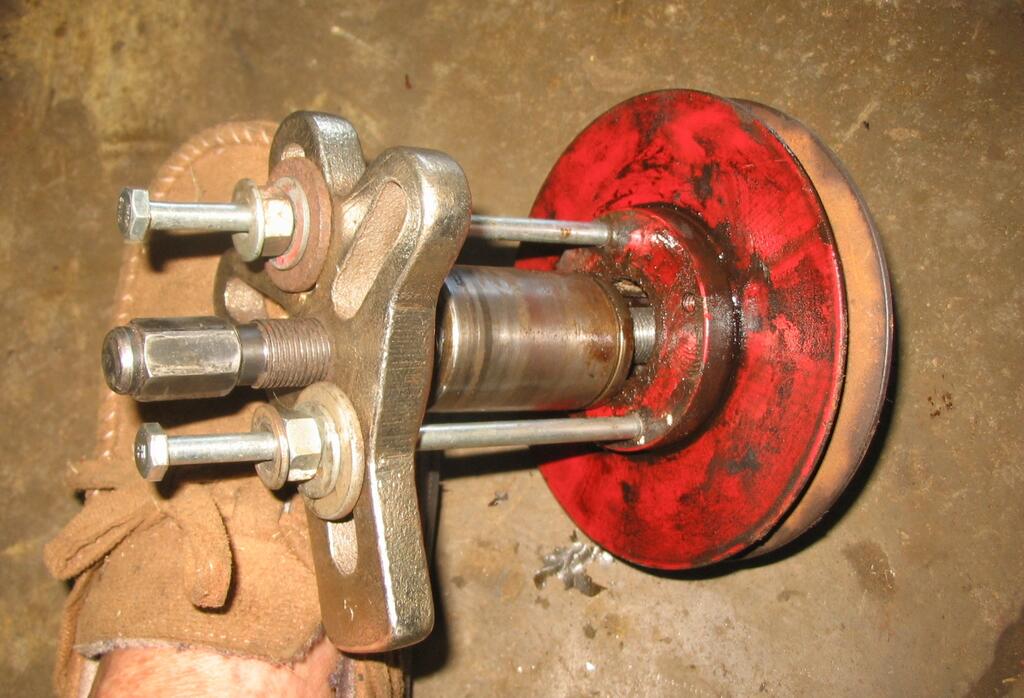 KT17 Main Drive Pulley Removal - Engines - RedSquare Wheel Horse Forum