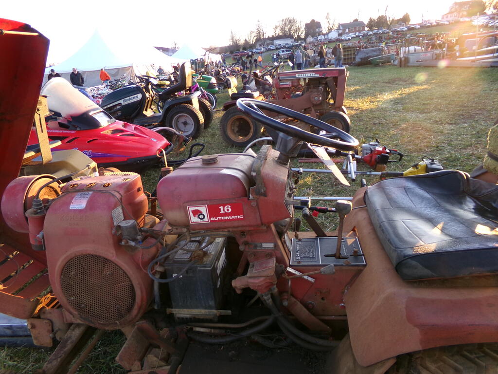 Airville annual Mud Sale Picture and video heavy Show Pictures